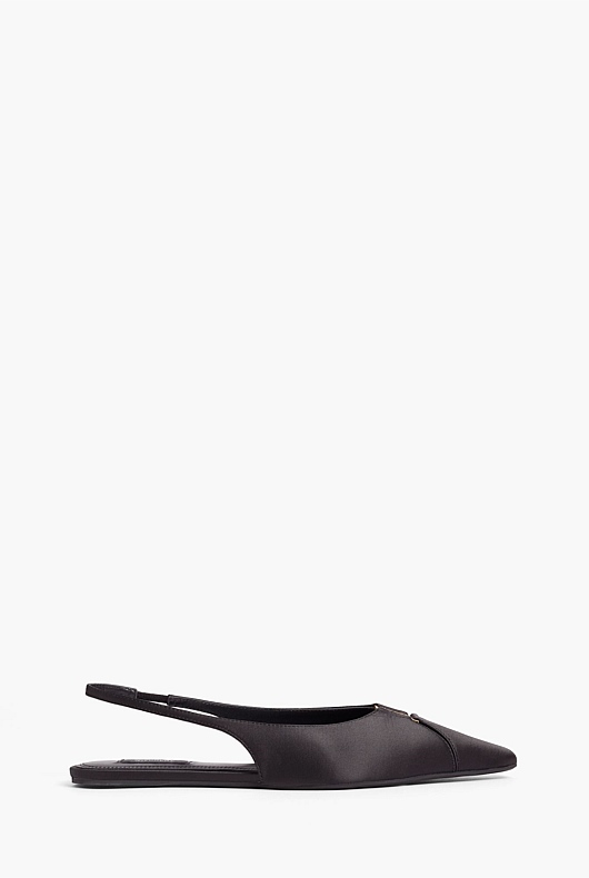 Nikki Flats