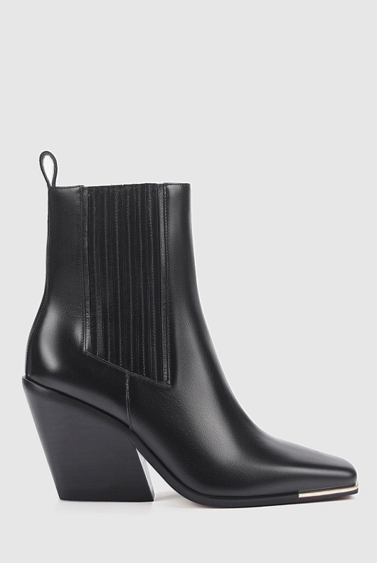 Cyrus Boot