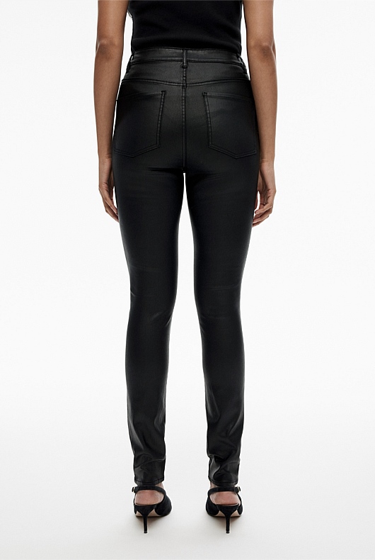 Amber Coated Skinny Jeans Black – Carolina