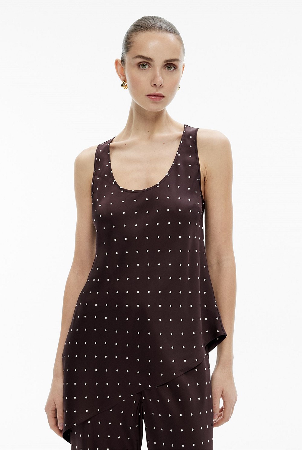werthy 野沢和香　ASYMMETRY TANK(Cup in) Espresso Spot Asymmetrical Scoop Tank Top - Women's Sleeveless