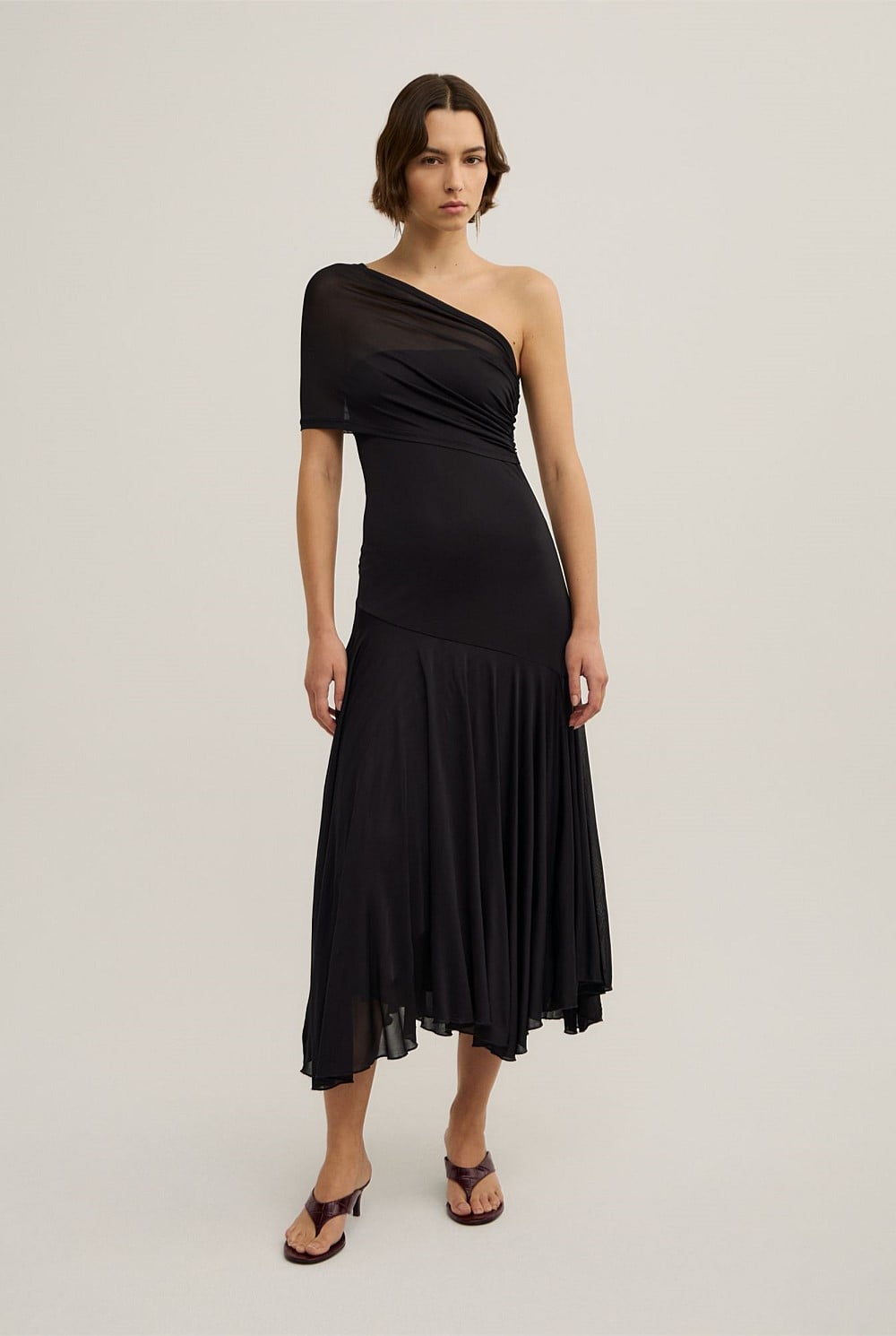 witchery off shoulder dress Witchery Off Shoulder Dress, Formal, Fuchsia/Pink, Size 8, Great Condition.